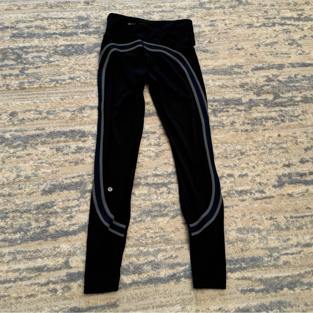 Lululemon Run Crew Tight Leggings
Black / True Navy / Steam Blue, Size 6 - Picture 2 of 11